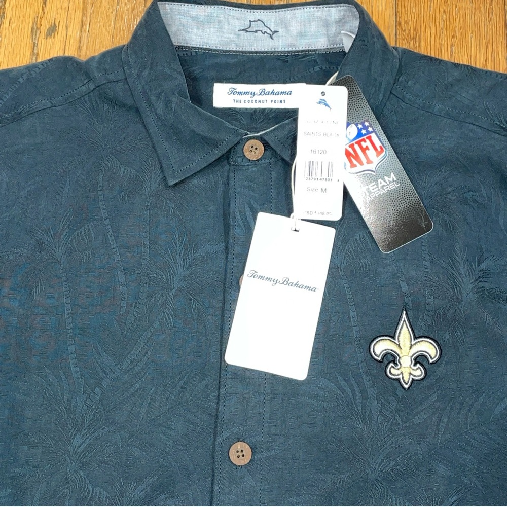 Tommy Bahama New Orleans Saints Mens M Short Sleeve Camp Shirt NFL NEW